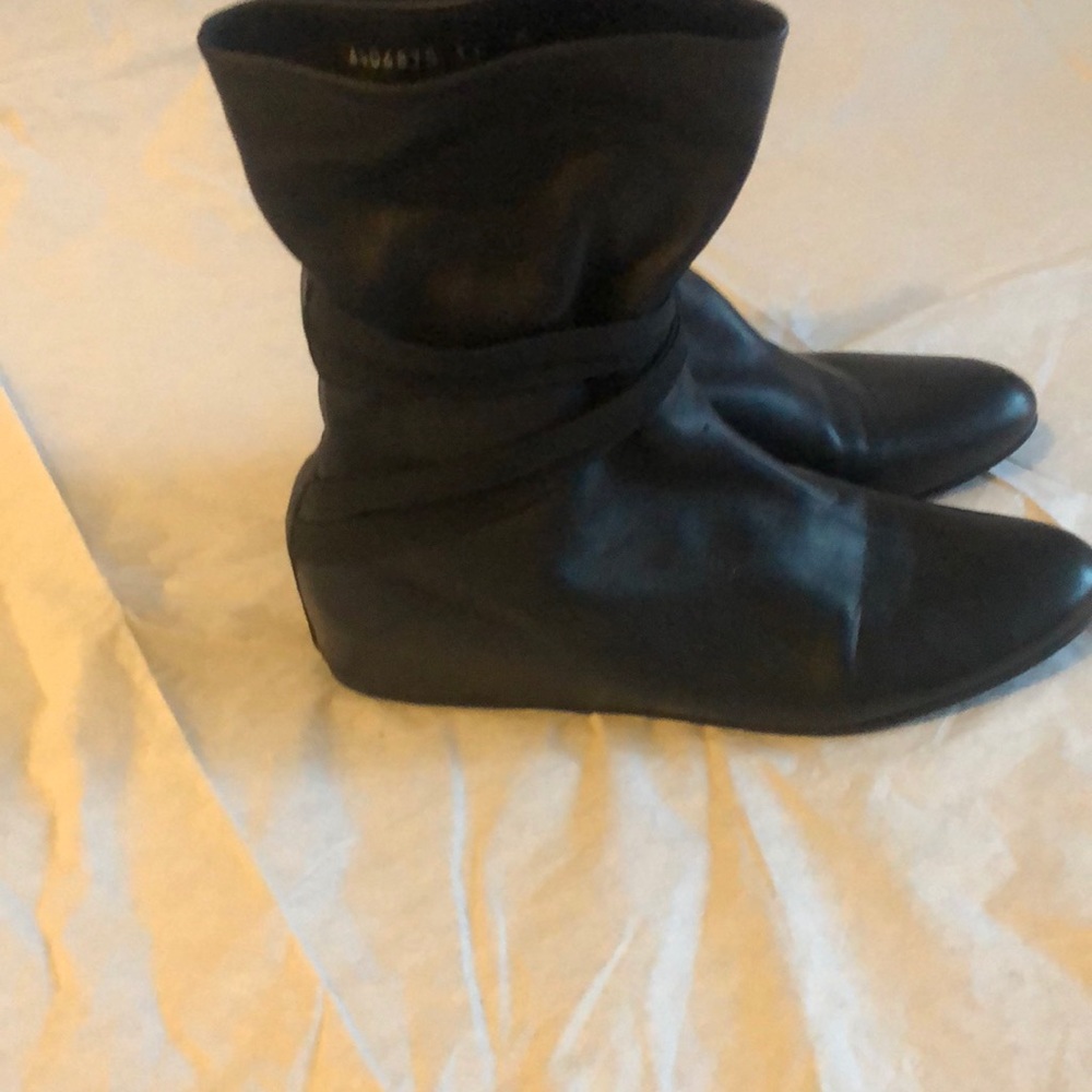 Stuart Weitzman Mid calf